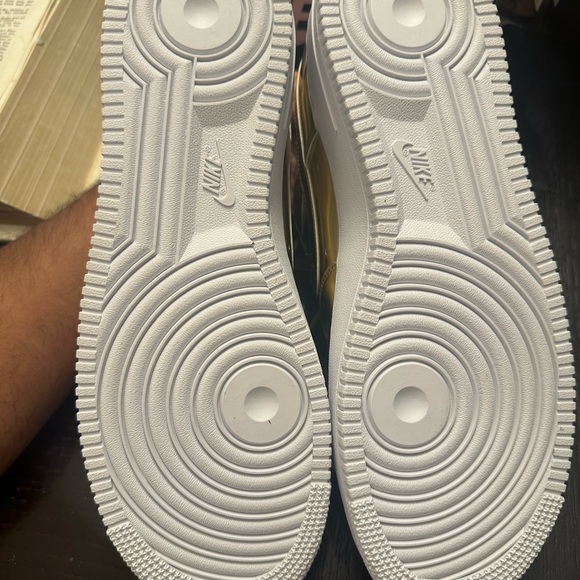 Nike Air Force 1 low Metallic | size 12 men - Picture 3 of 4